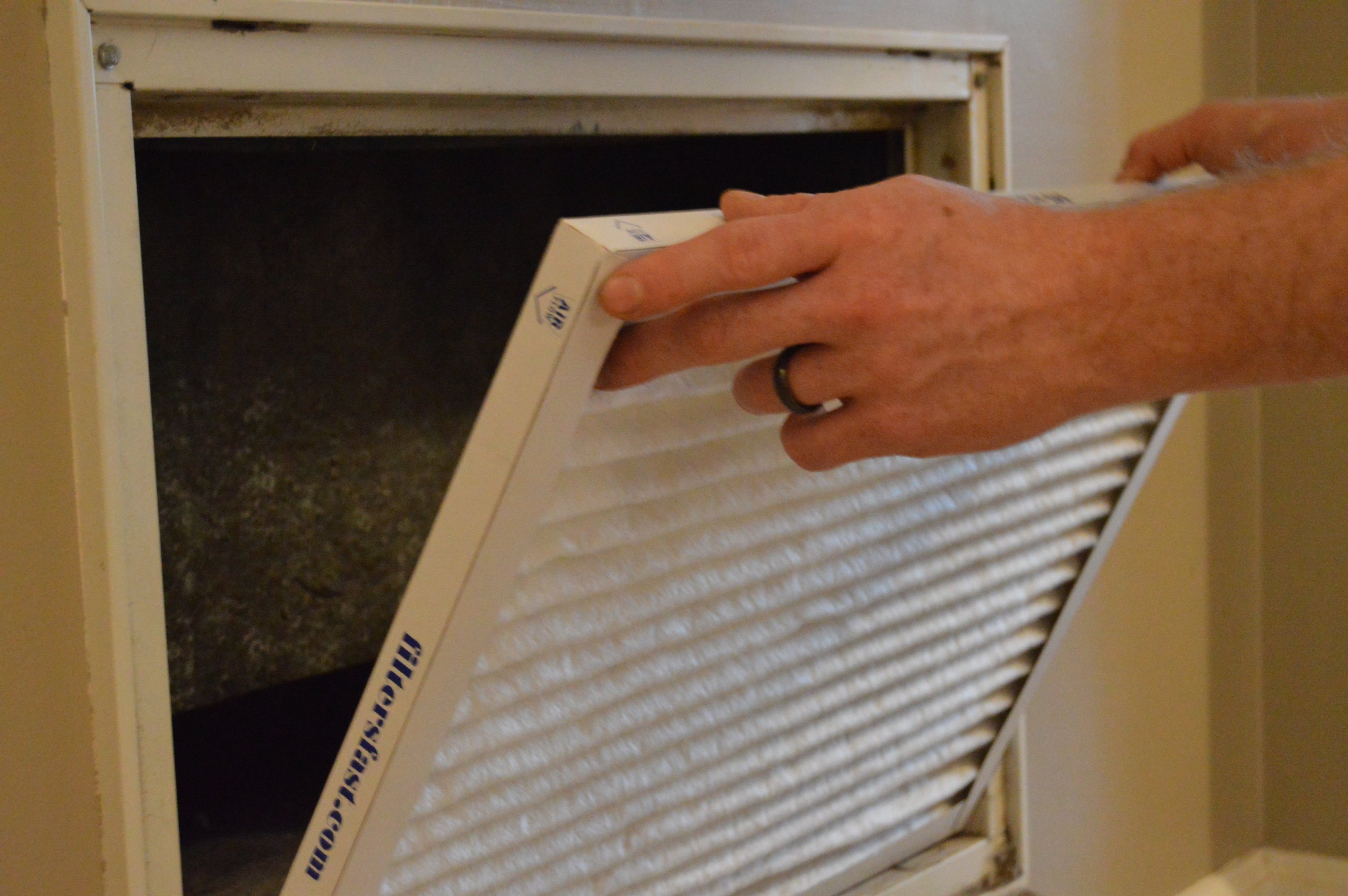 how to install air filter
