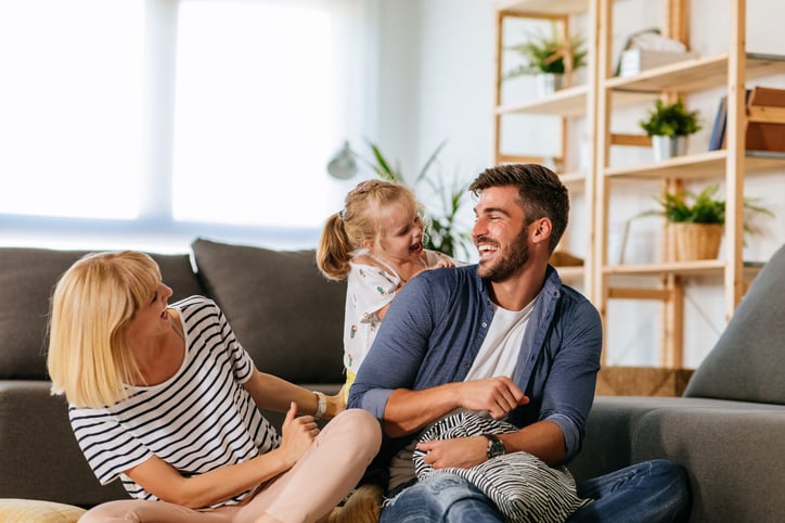 family happy with clean air from best air filter for spring allergies